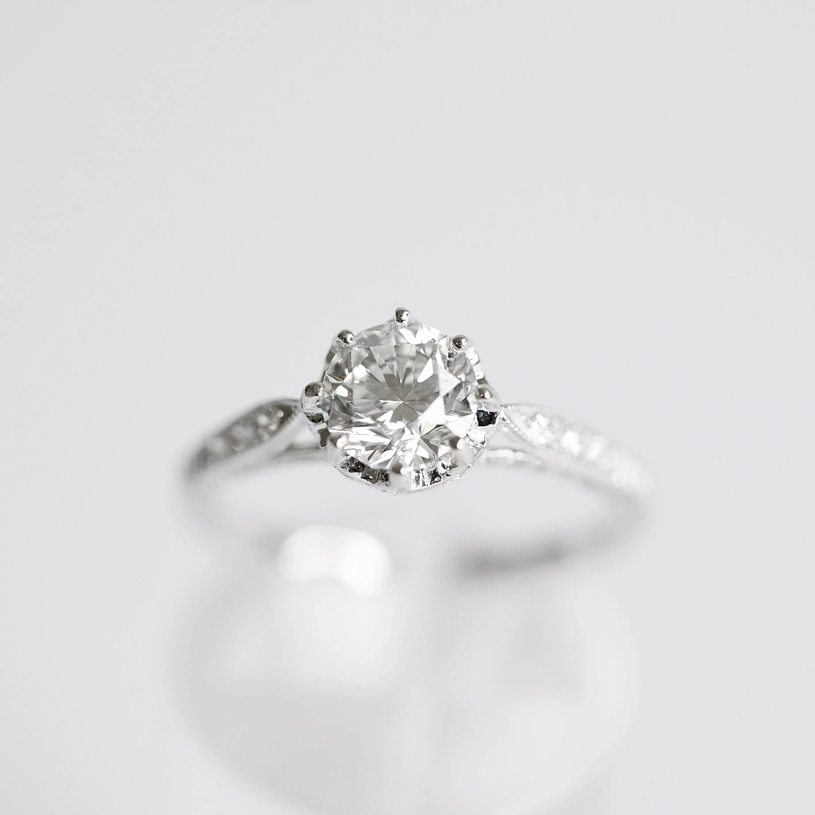 1.05 ct Diamond Ring + VVS2 - Image 2