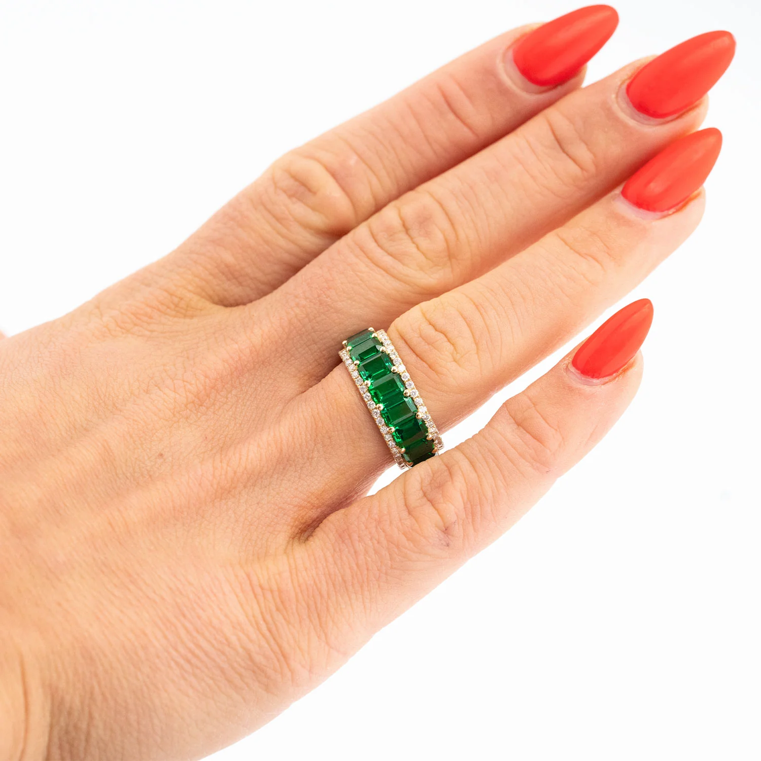 14K Gold Eternity Ring with 6.54ct Emeralds and 0.630ct Diamonds - Image 6