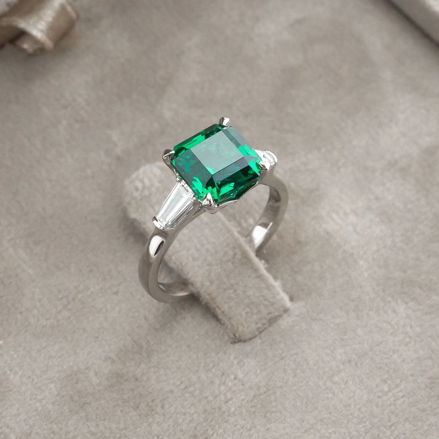 950 Platinum Diamond Ring 3.290ct Center Emerald and 0.544ct Diamond Side Stones