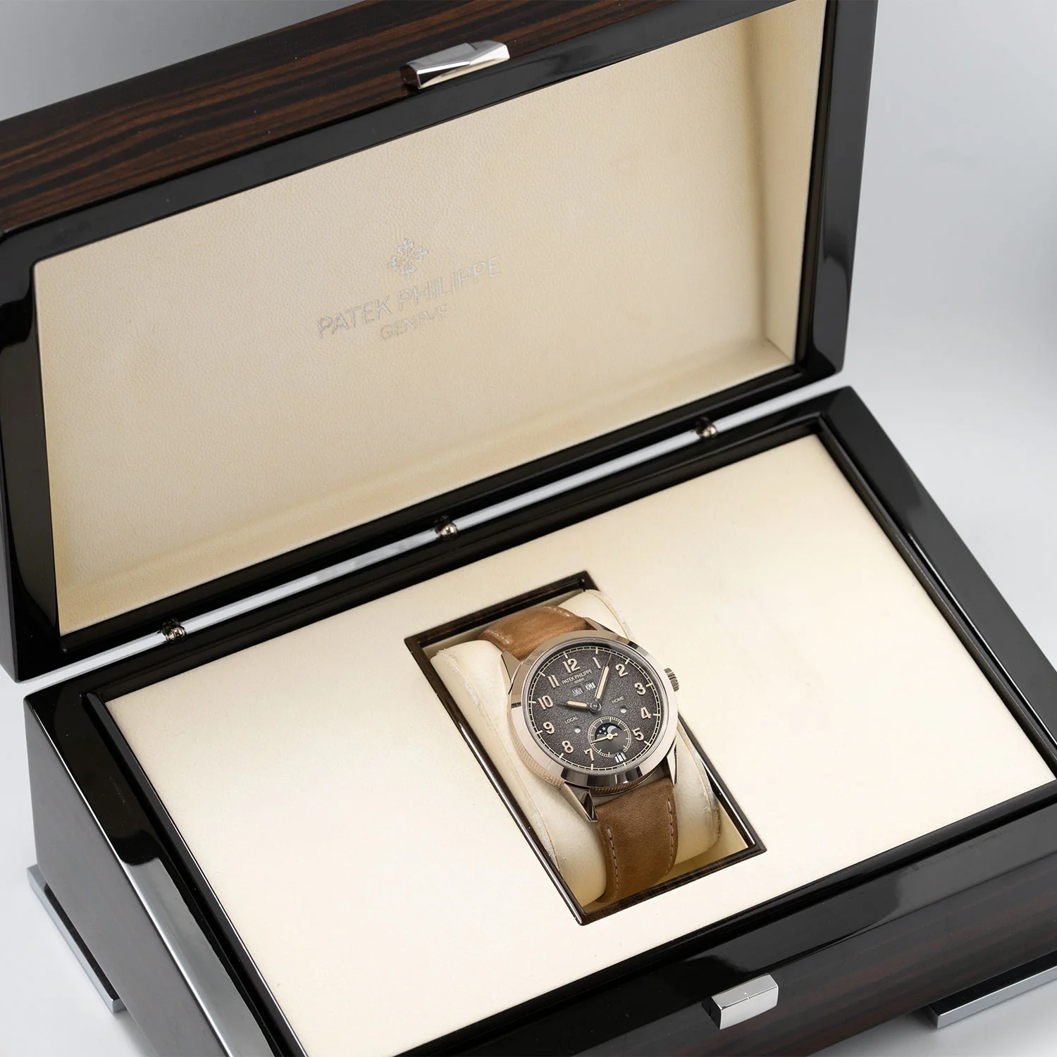 Annual Calendar Travel Time Whitegold Grey Dial Full Set Unworn 2026 - 5326G-001 - Image 7
