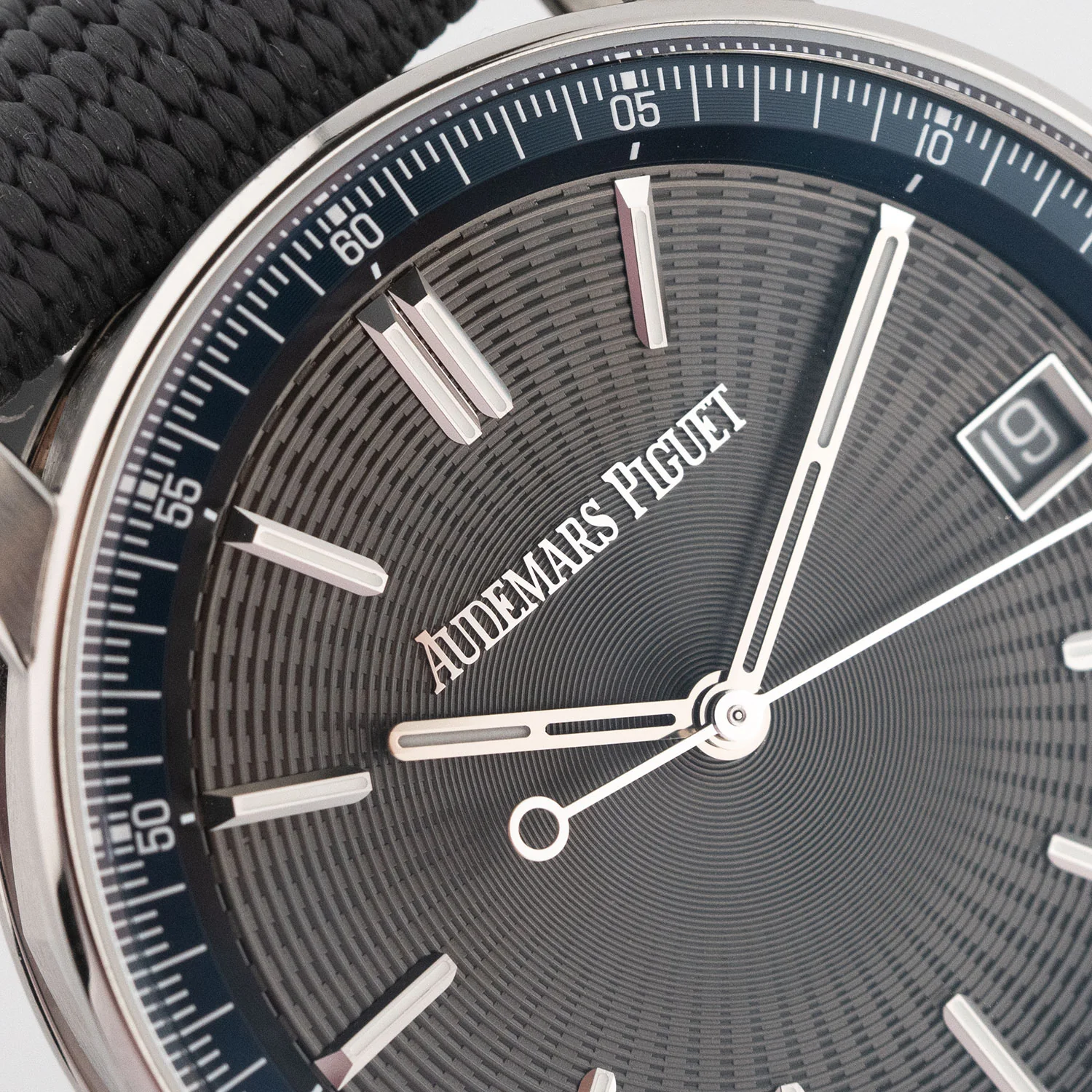 Code 11.59 41mm Grey Dial - 15210ST.OO.A009KB.01 - Image 3