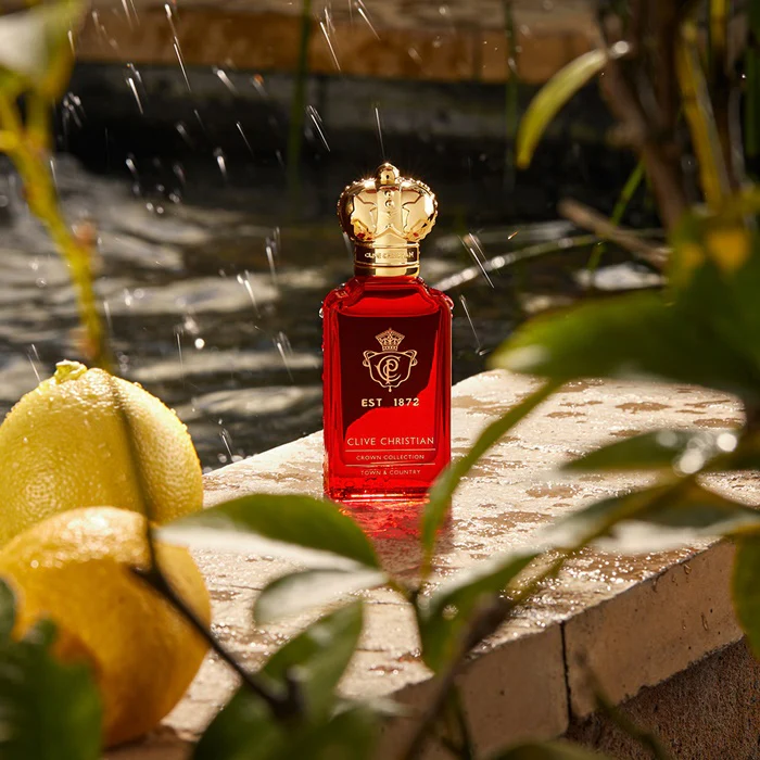Town & Country - Image 2