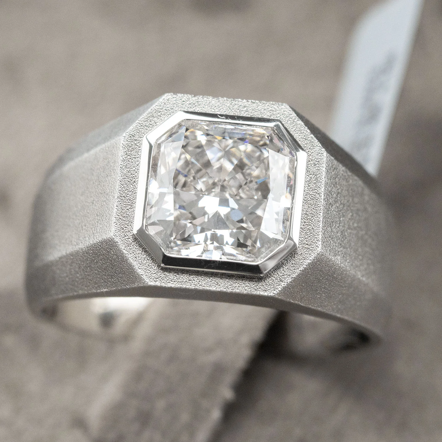950 Platinum Ring with 3.01ct G-H/VS Diamond - Image 2