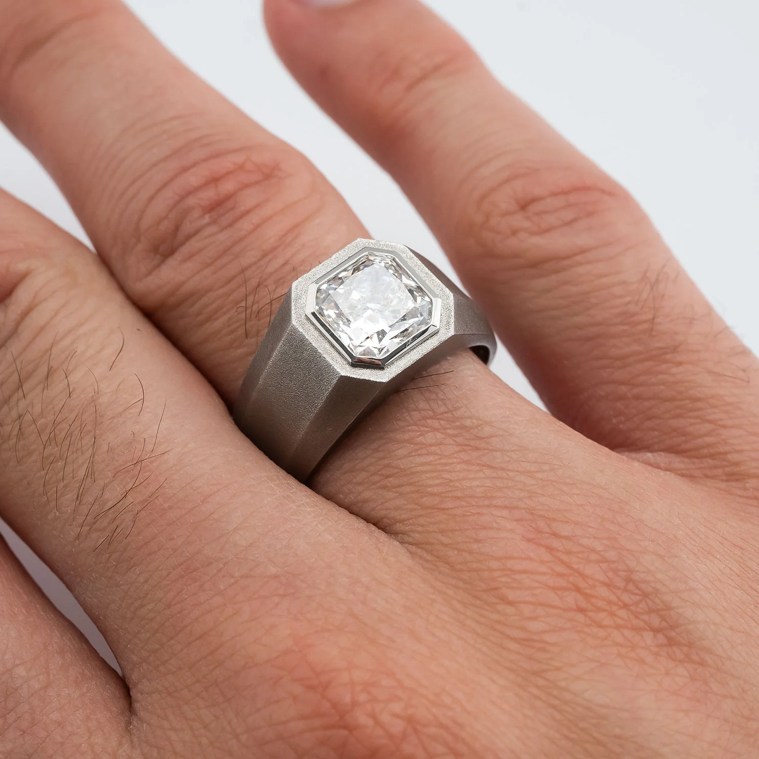 950 Platinum Ring with 3.01ct G-H/VS Diamond - Image 6