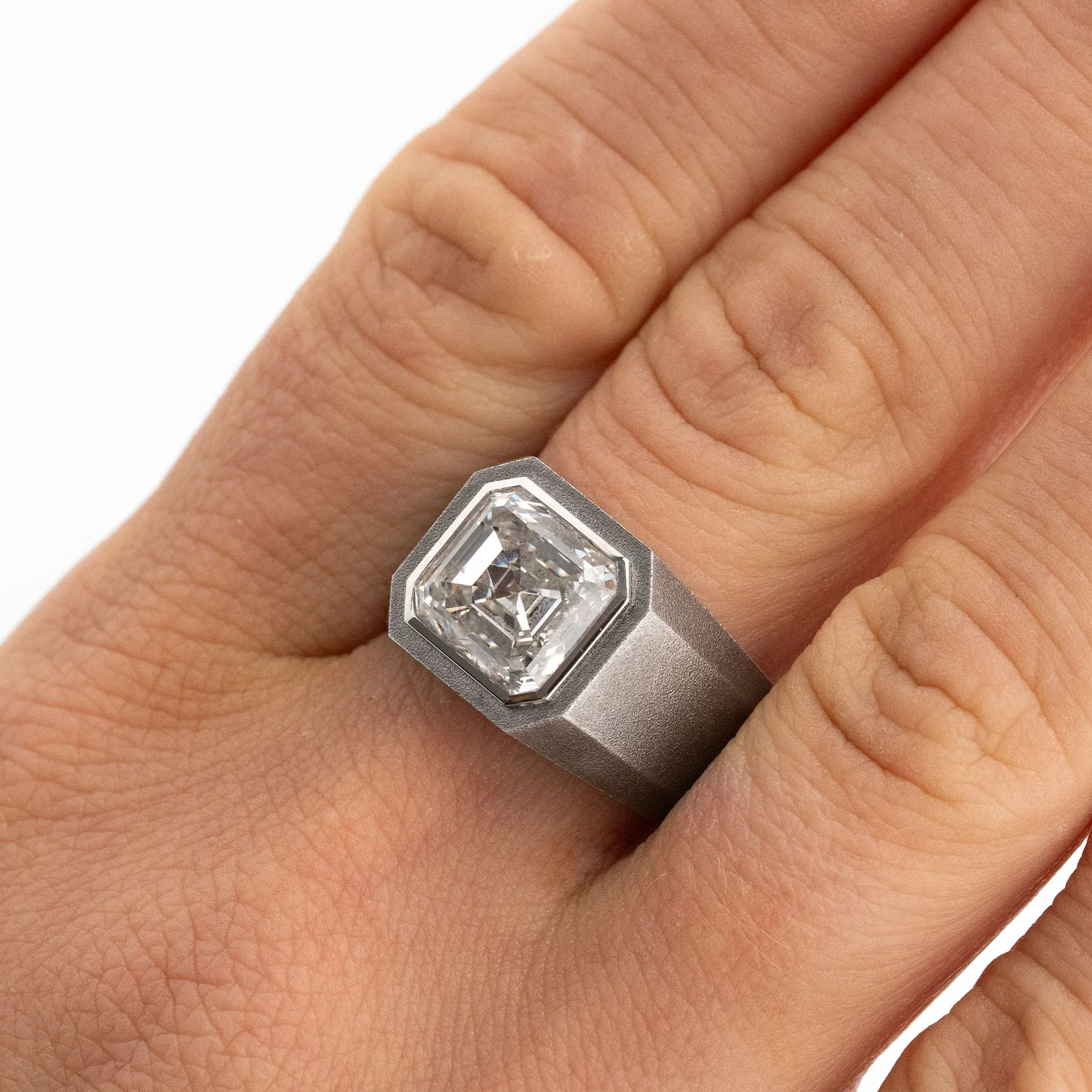 950 Platinum Ring with 3.01ct G-H/VS Diamond - Image 7