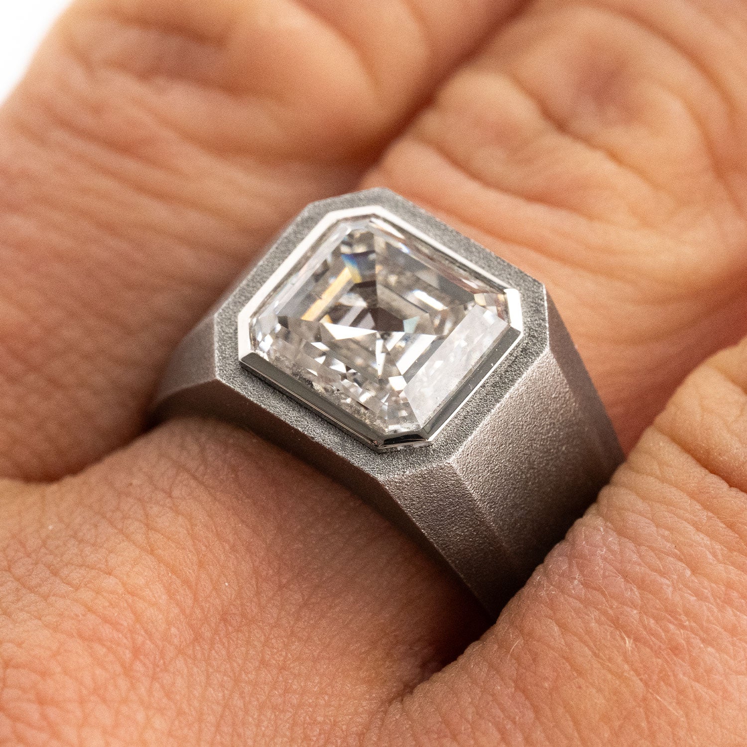 950 Platinum Ring with 3.01ct G-H/VS Diamond - Image 8