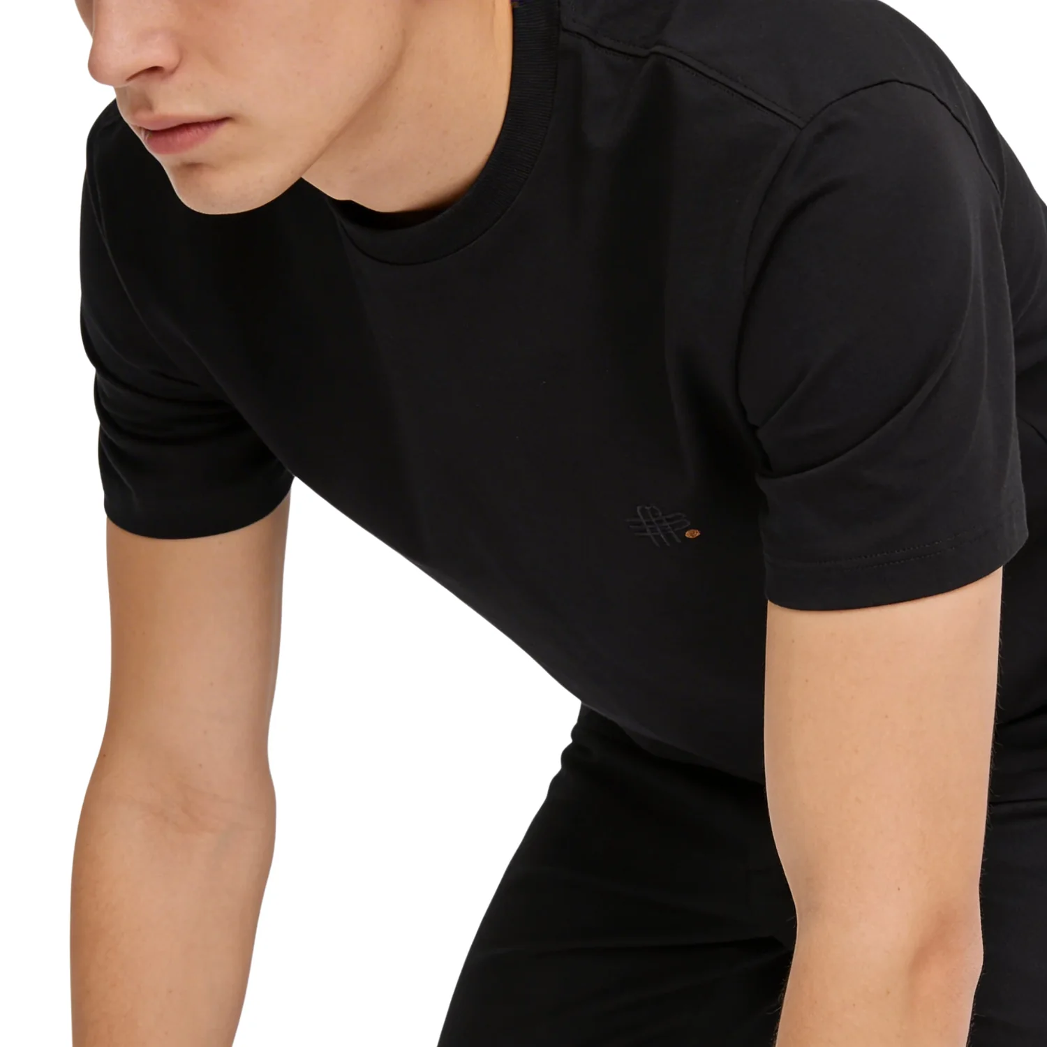 The LUXURY Basic T-Shirt - Black - Image 4