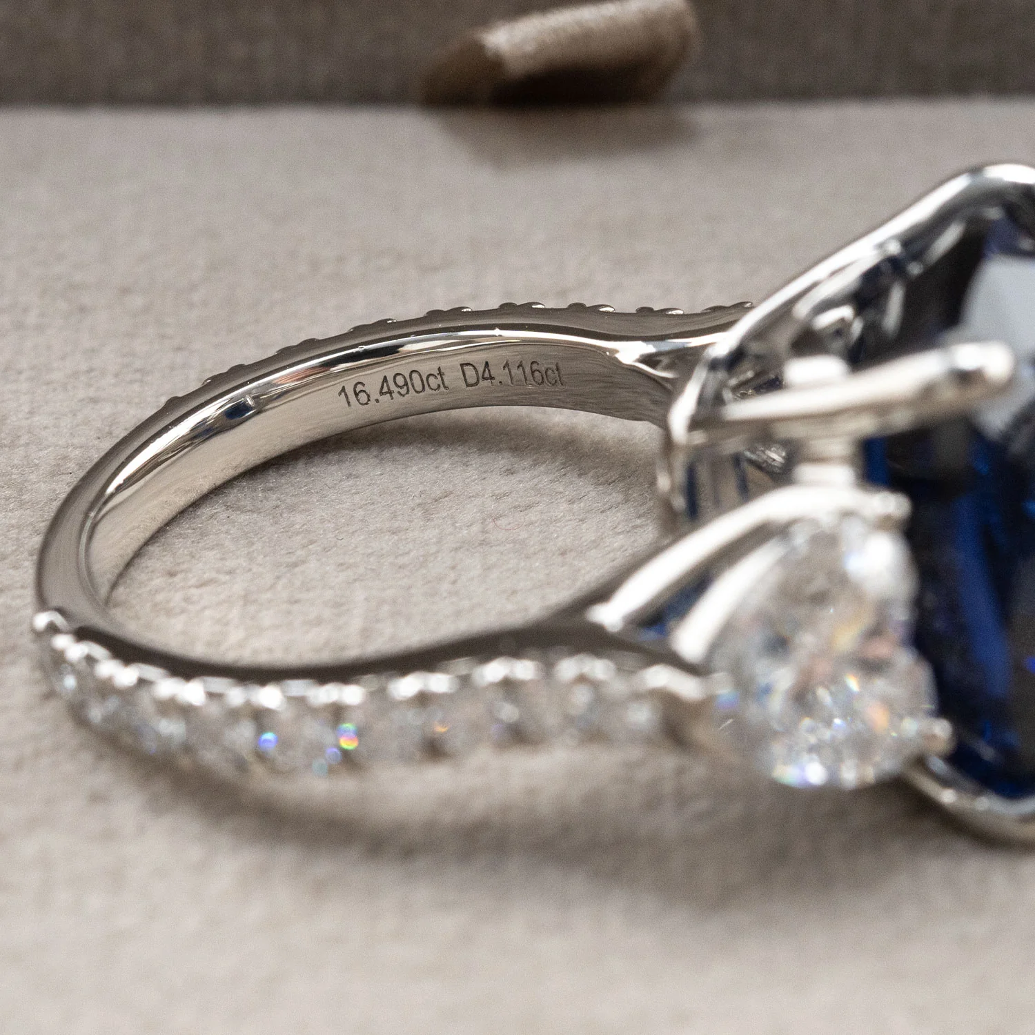950 Platinum Ring 16.49ct Blue Sapphire with 4.116ct Diamond Setting - Image 3