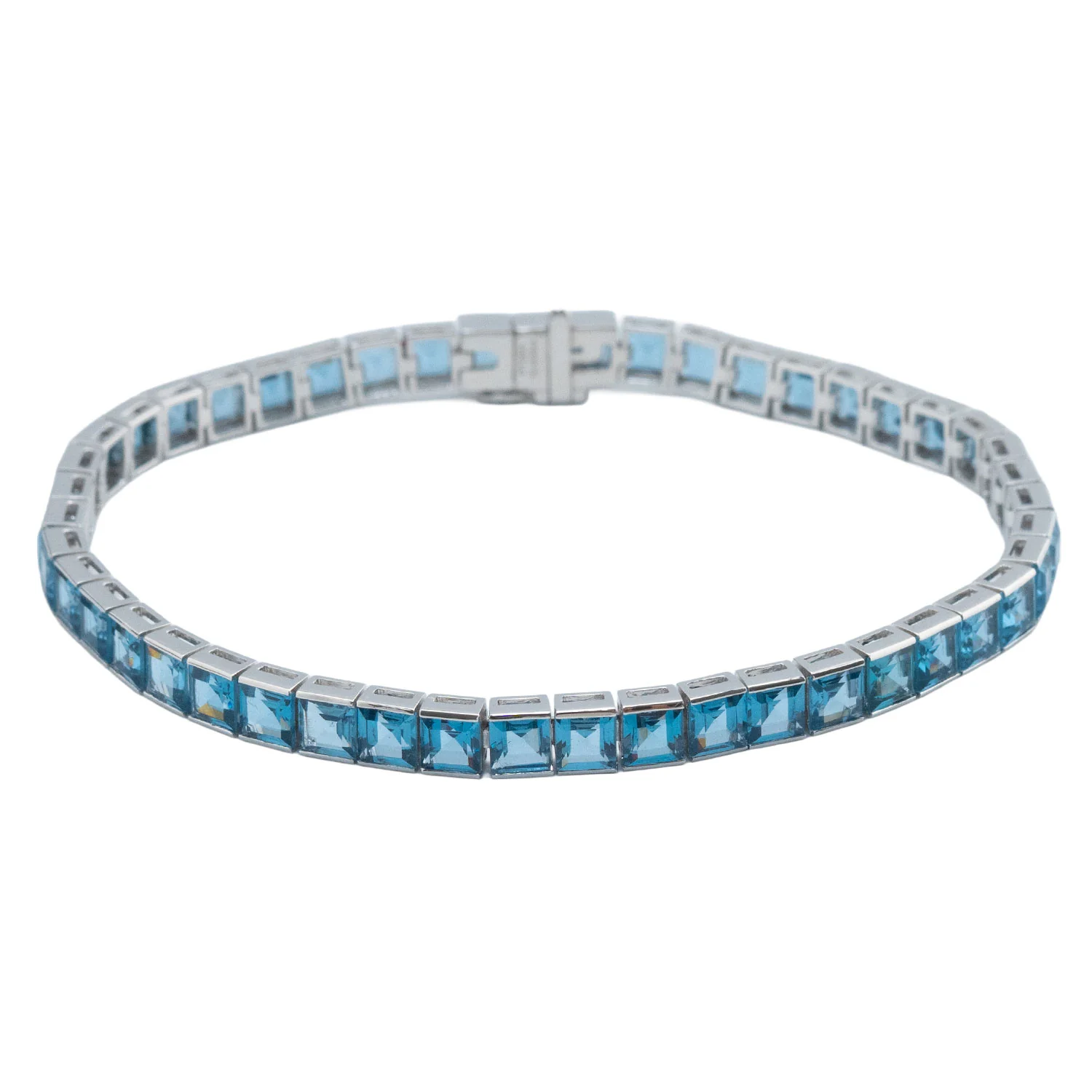 Tennis Bracelet Platinum with 12.638ct Light Blue Sapphires