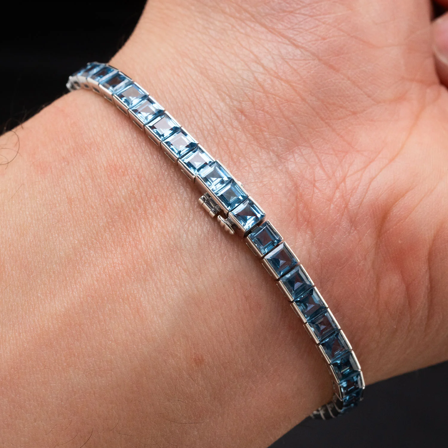 Tennis Bracelet Platinum with 12.638ct Light Blue Sapphires - Image 3
