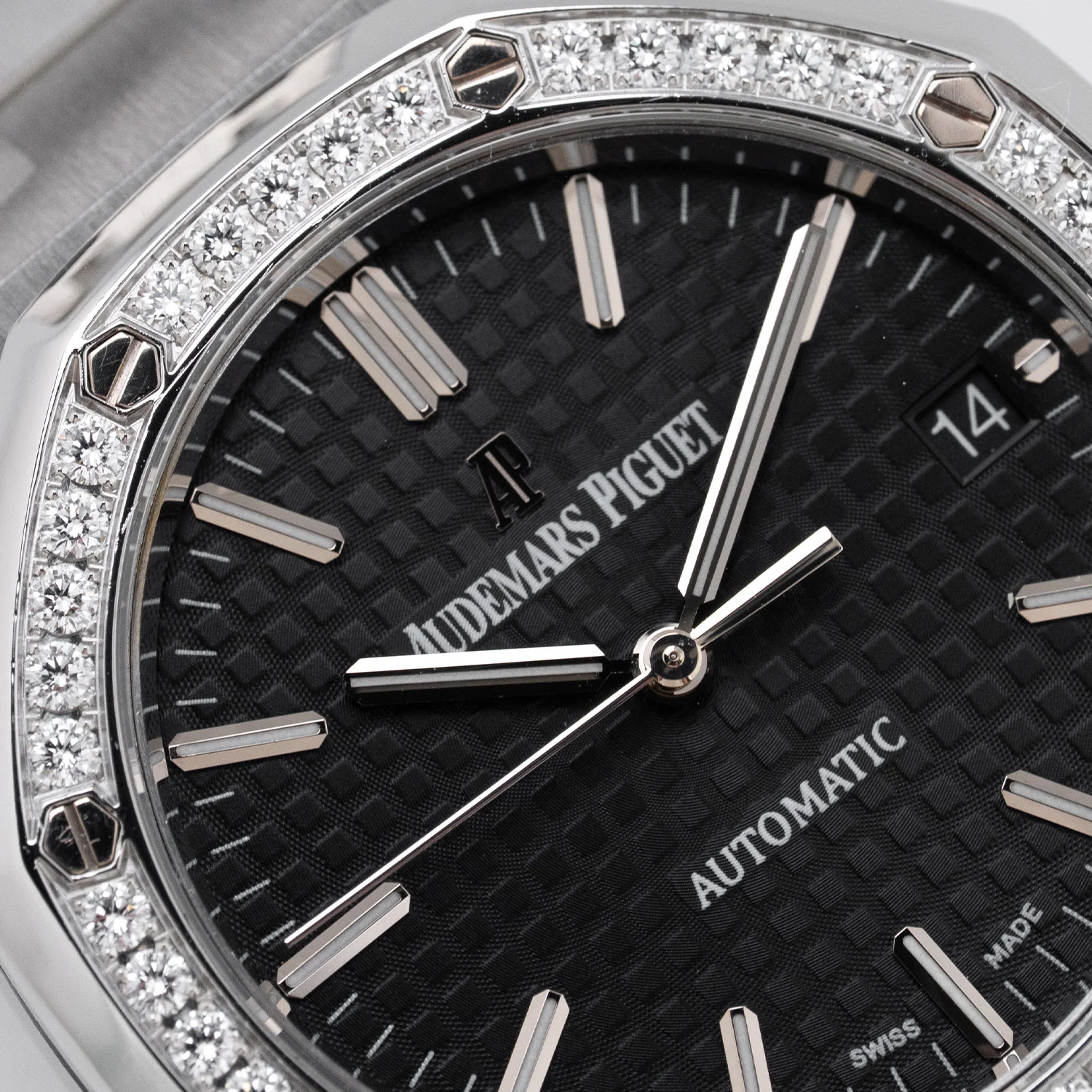 Royal Oak 37mm Factory Diamond Bezel Black Dial 2013 - 15451ST.ZZ.1256ST.01 - Image 3