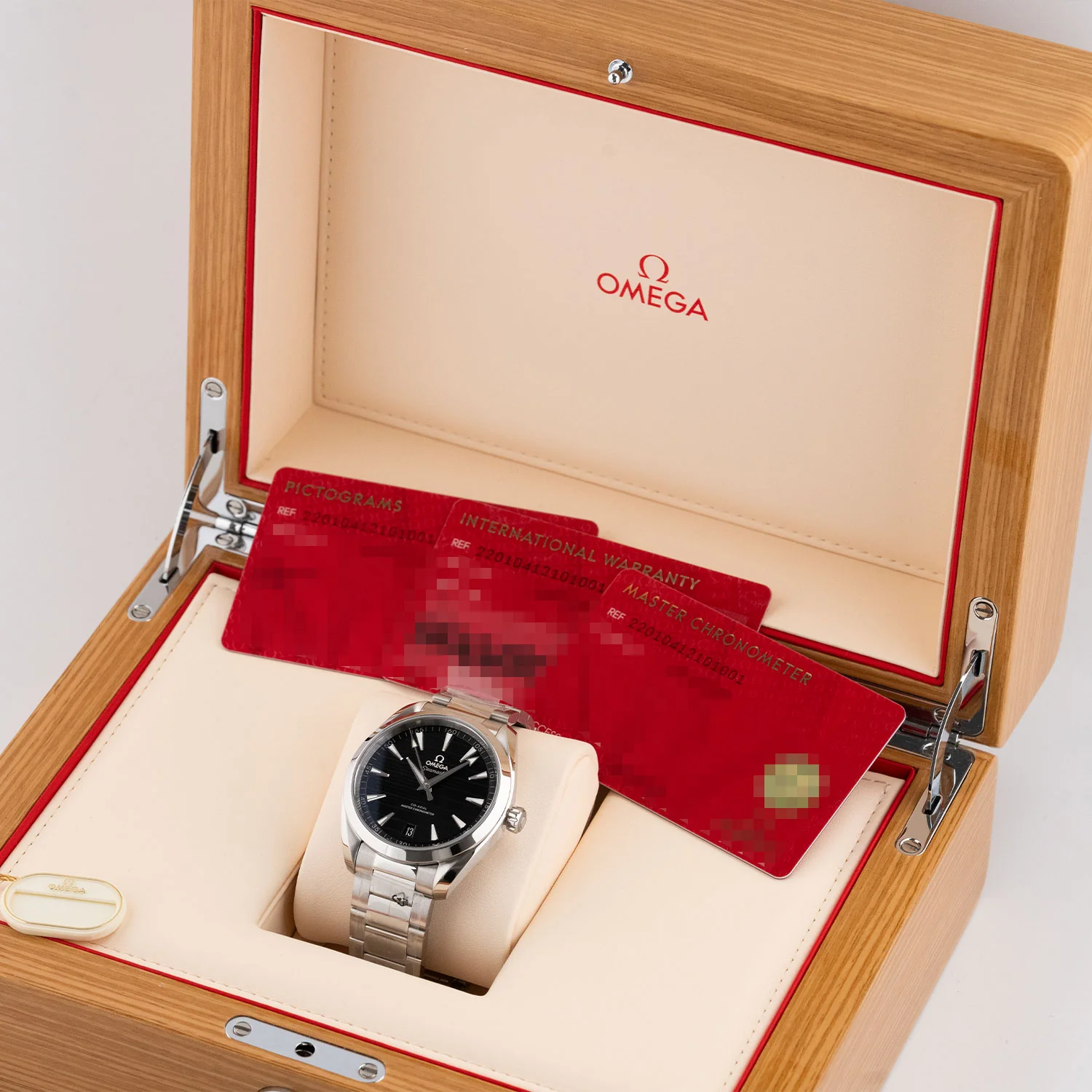 Seamaster Aqua Terra Black Dial 2026 - 220.10.41.21.01.002 - Image 5