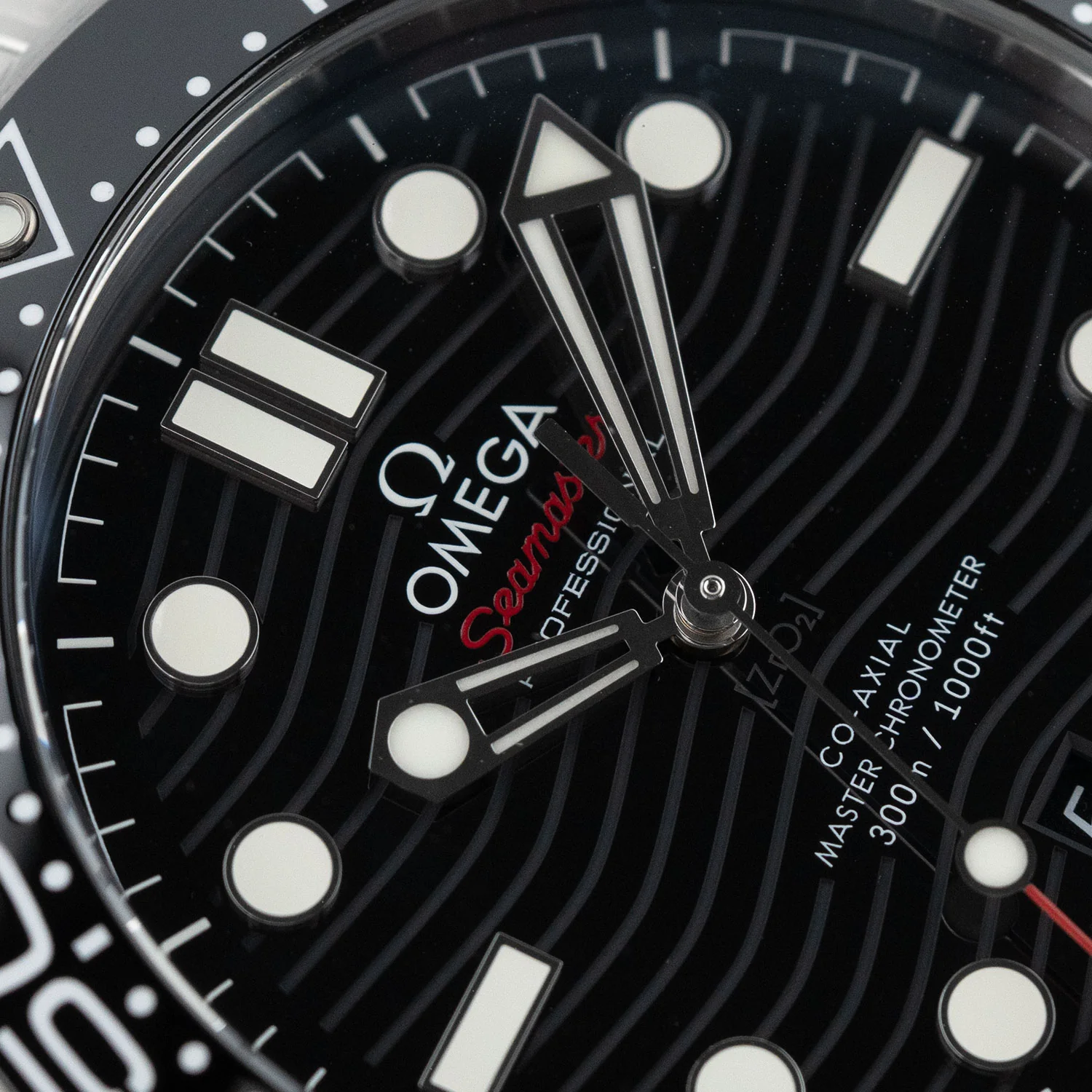 Seamaster Diver 300M Black Dial Unworn 2026 - 210.30.42.20.01.001 - Image 3