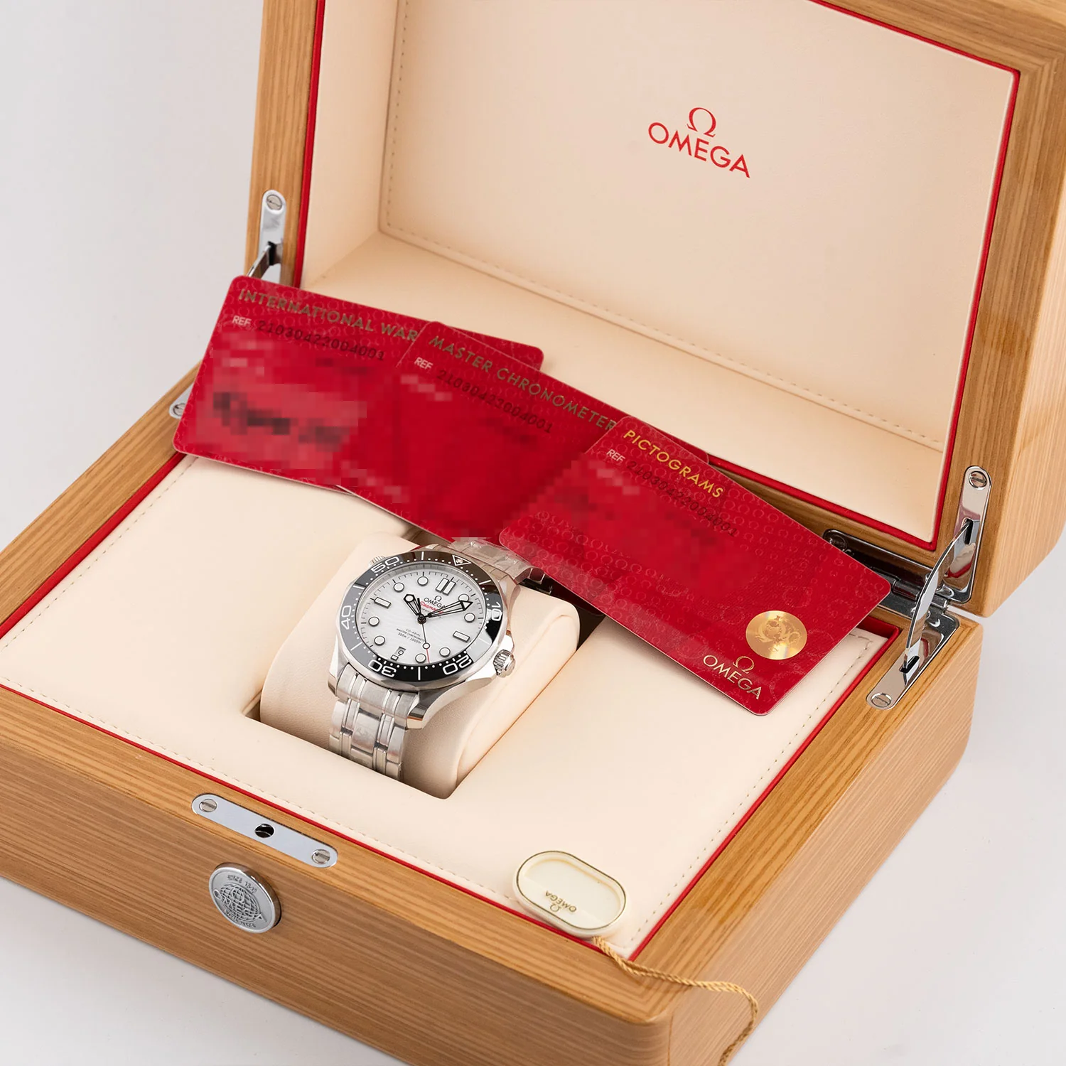 Seamaster Diver 300M White Dial 2026 - 210.30.42.20.04.001 - Image 7