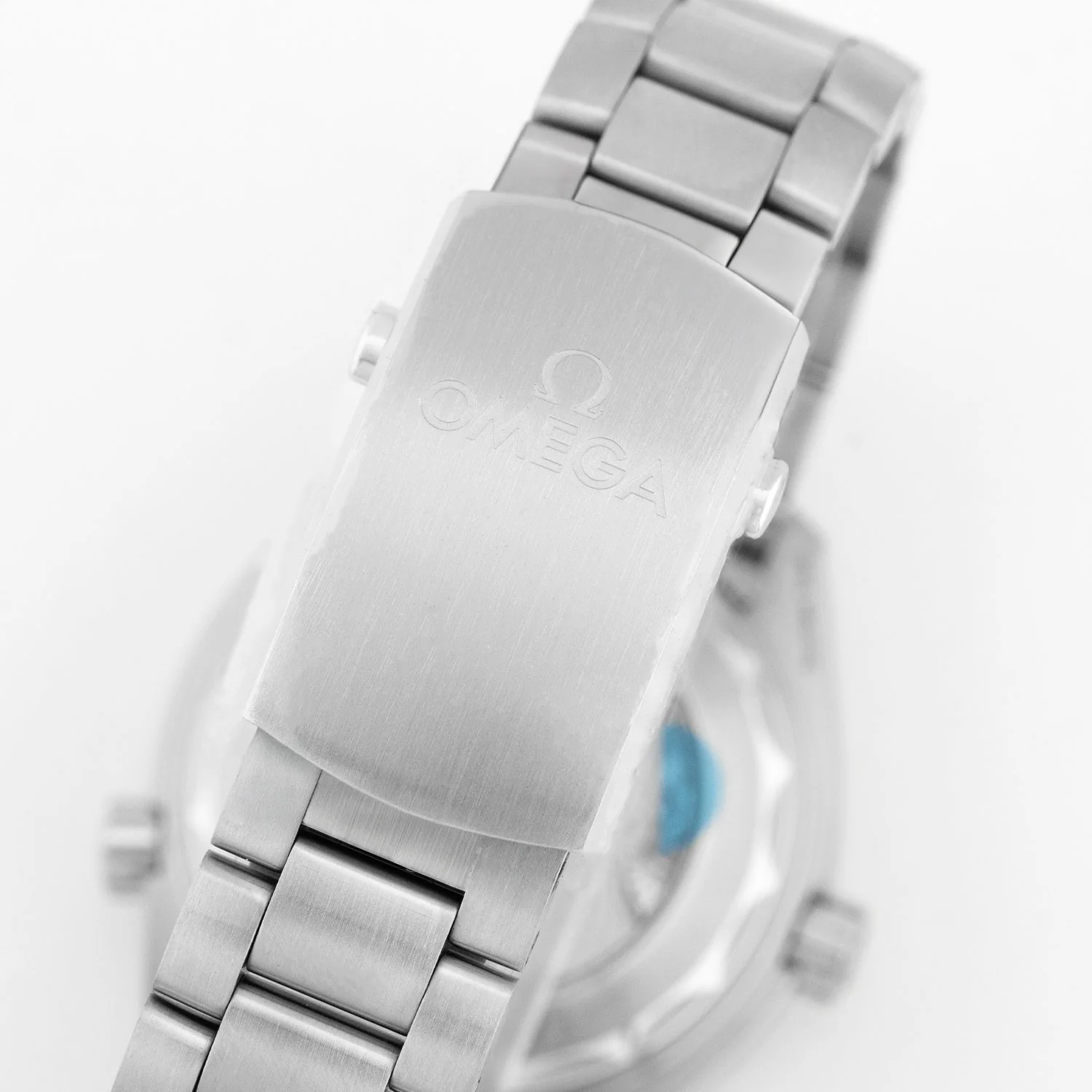 Seamaster Planet Ocean 600M Summer Blue Unworn 2026 - 215.30.40.20.03.002 - Image 3