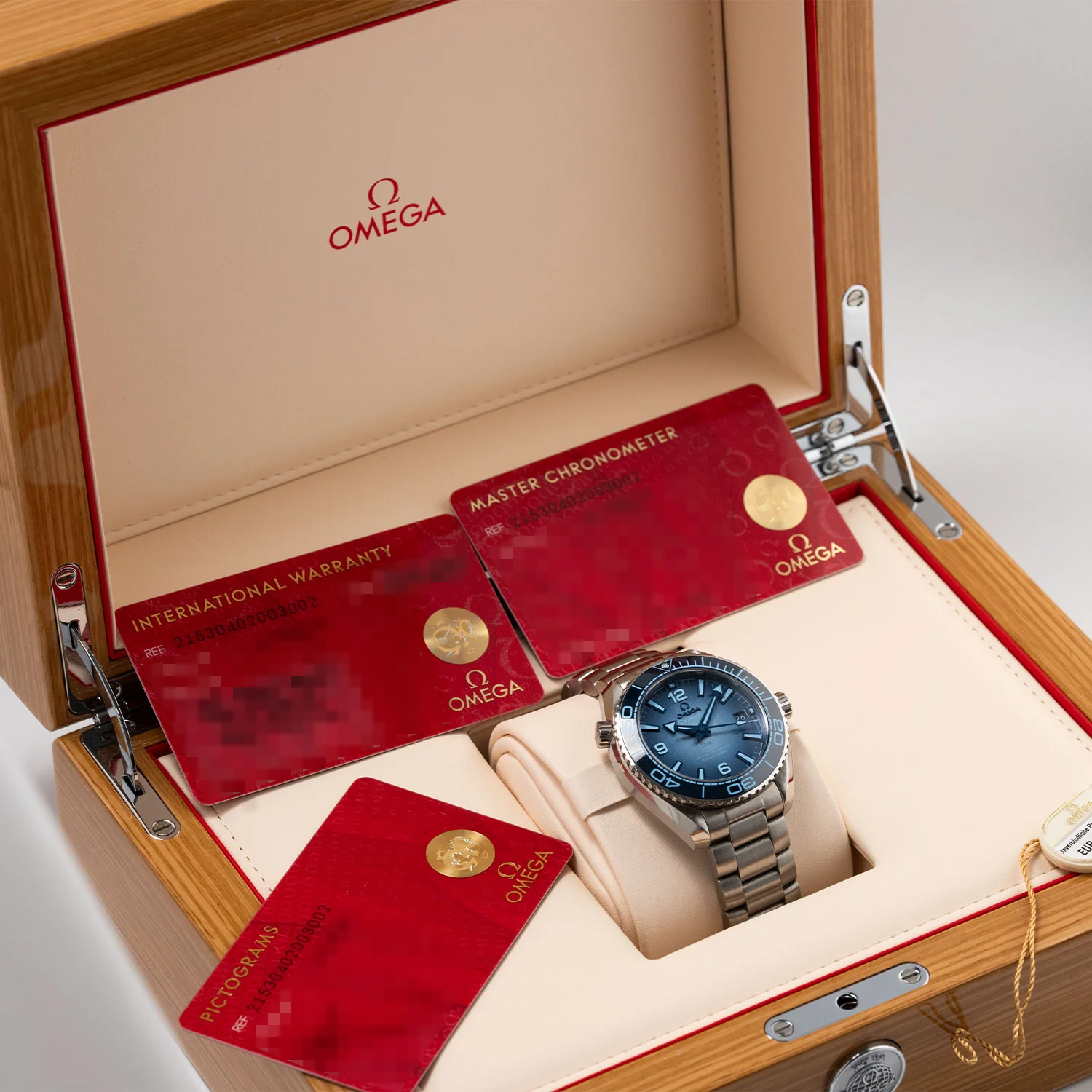 Seamaster Planet Ocean 600M Summer Blue Unworn 2026 - 215.30.40.20.03.002 - Image 5