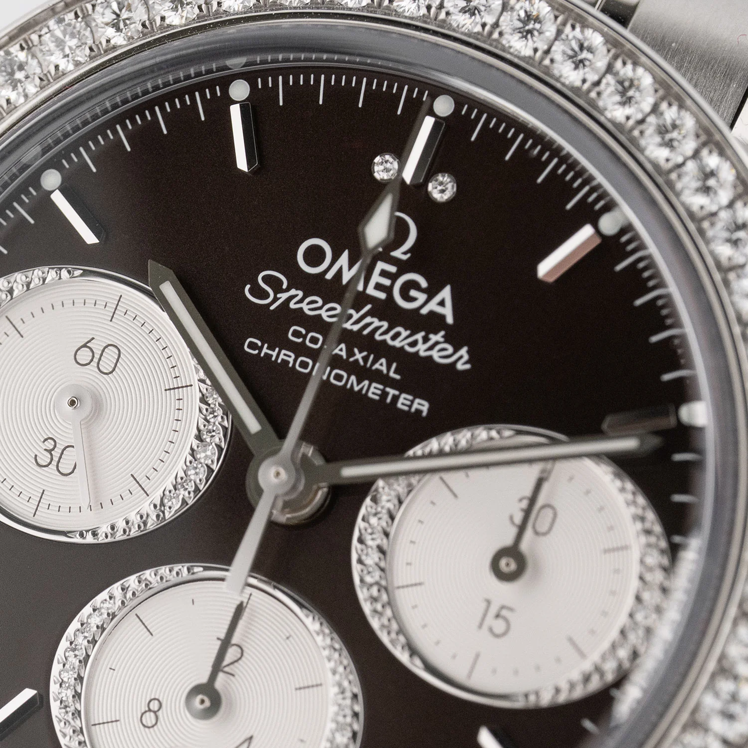 Speedmaster 38mm Brown Dial Diamond Bezel 2026 - 324.15.38.50.63.001 - Image 4