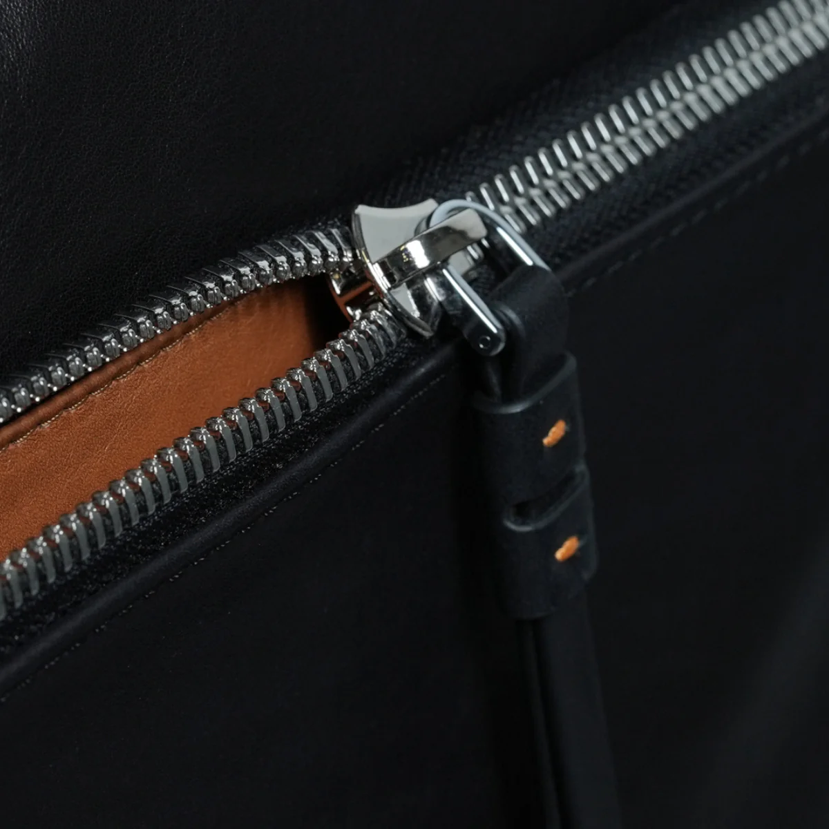 The ICONIC WEEKENDER BAG - the one for a lifetime - 100% super soft leather outside and inside - Image 3