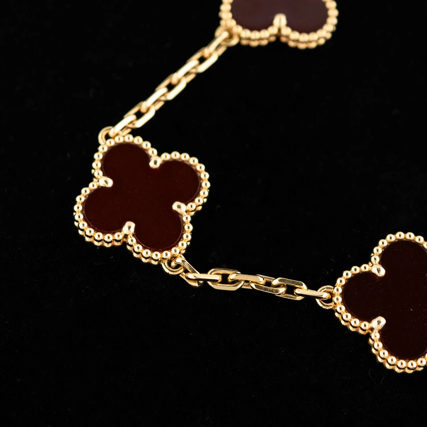 Vintage Alhambra 5 Motif Bracelet 750YG Carnelian - Image 2