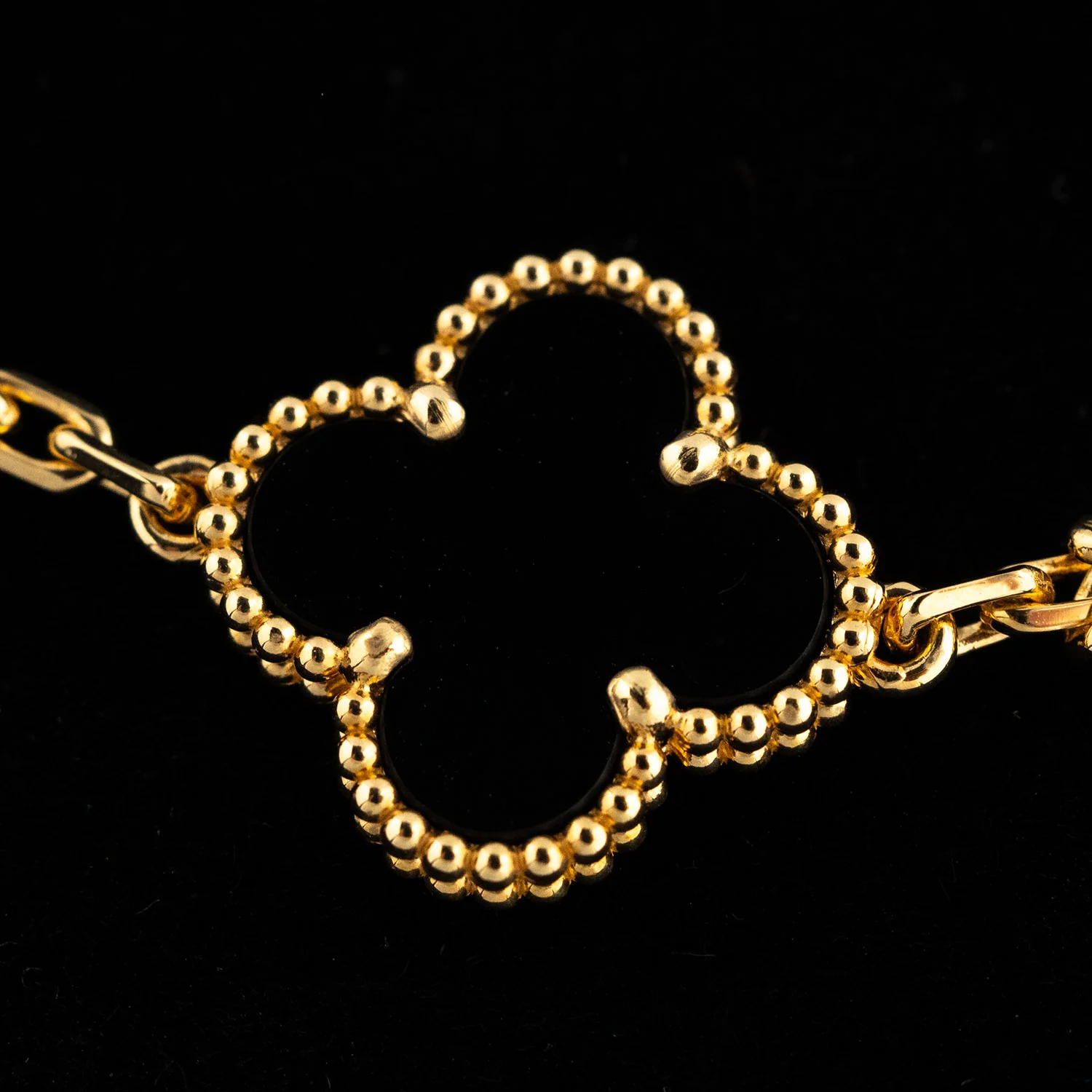 Vintage Alhambra 5 Motif Bracelet 750YG Onyx - Image 2