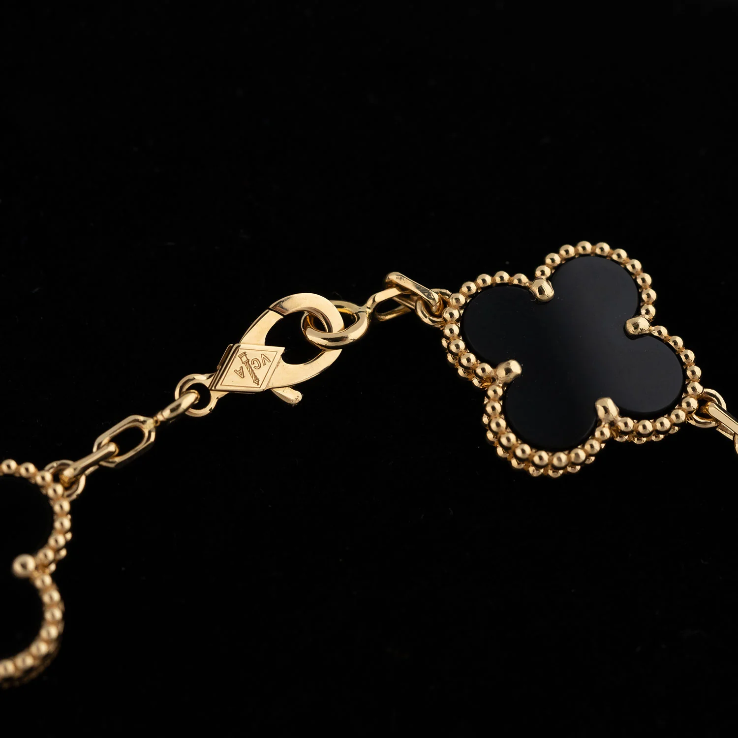 Vintage Alhambra 5 Motif Bracelet 750YG Onyx - Image 3