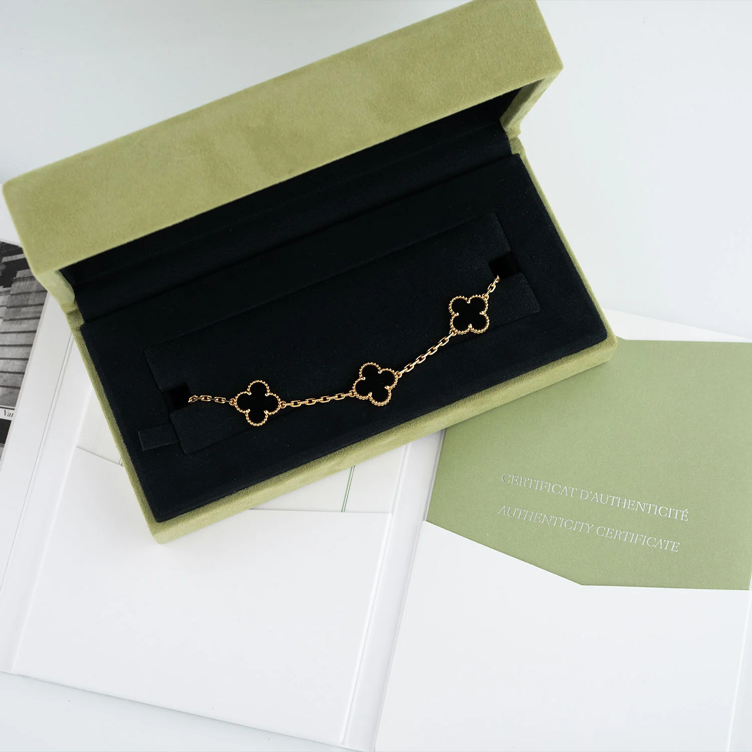 Vintage Alhambra 5 Motif Bracelet 750YG Onyx - Image 5